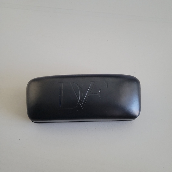 Diane Von Furstenberg Sunglasses Case - Picture 1 of 6
